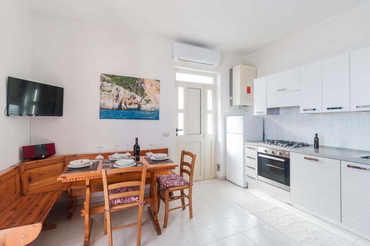 Suite Apartment La Punta Cala Gonone Exterior foto
