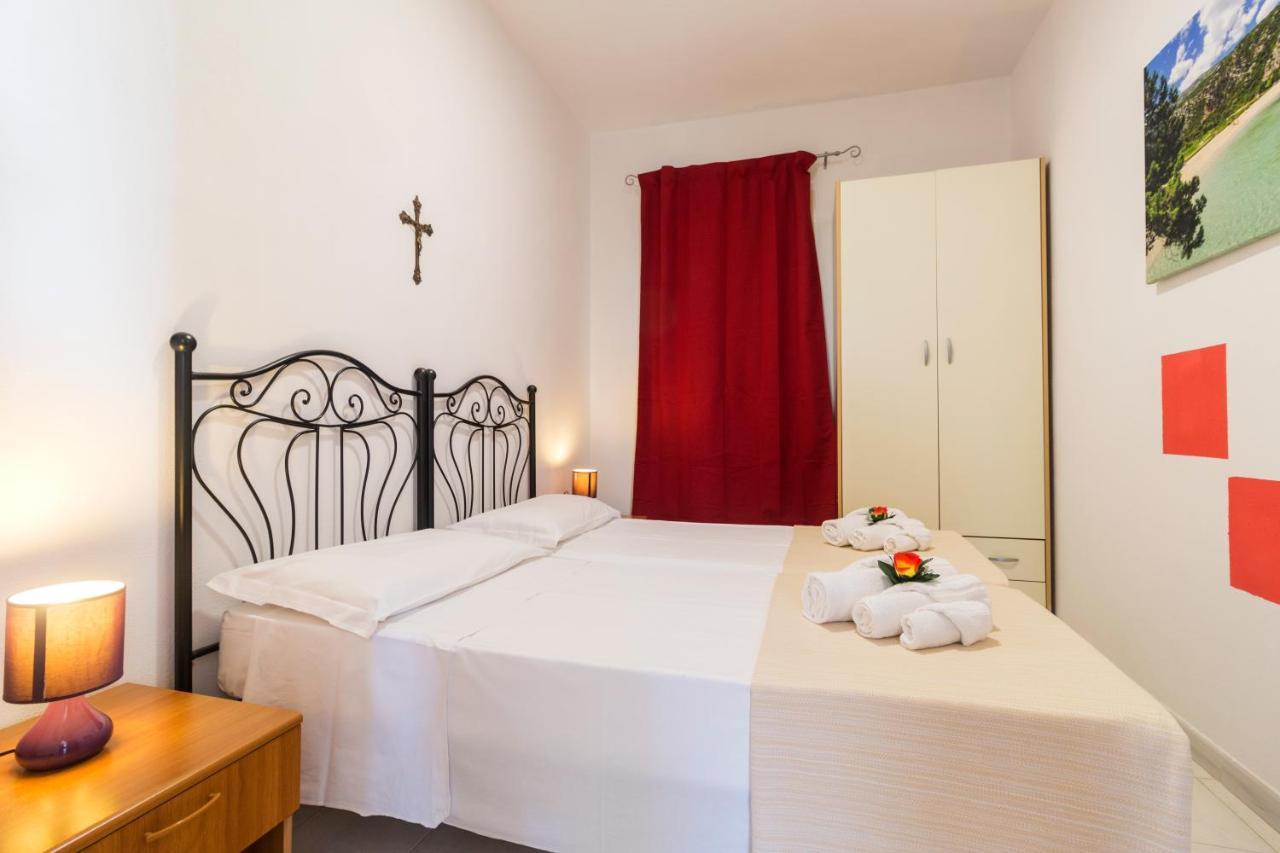 Suite Apartment La Punta Cala Gonone Exterior foto